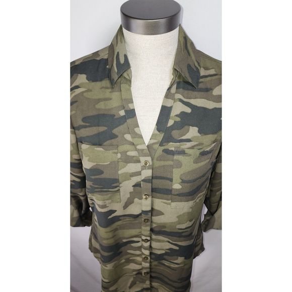 Express women's camo button down blouse with roll tab sleeves size small - Picture 7 of 7
